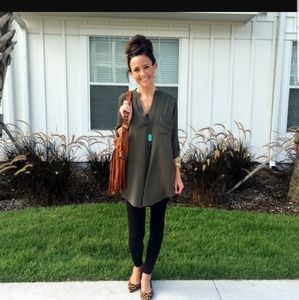 Nordstrom Lush Roll Tab Tunic Top green Size XS